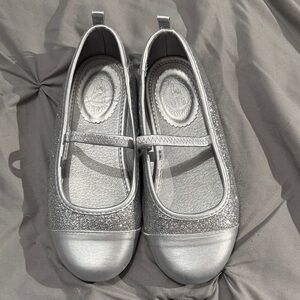 Disney boutique  Sparkling Silver Kids Dress Shoes ballet flats size 2